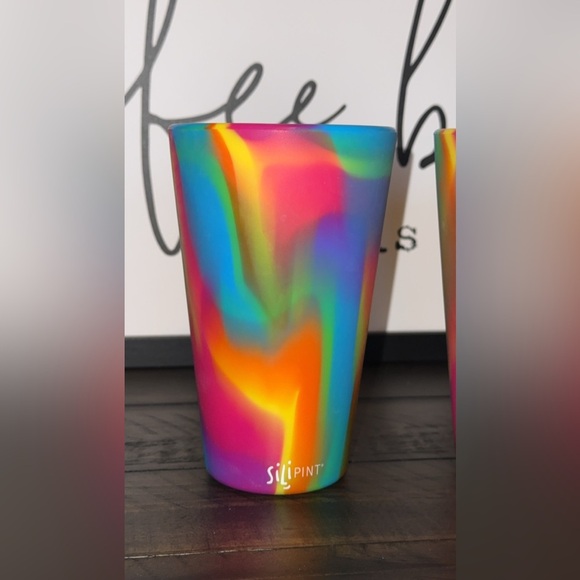 SILIPINT Set of 2 Colorful Tie Dye Silicone 16oz Cups/Glasses - Picture 2 of 9